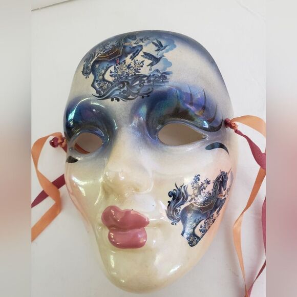 ❌SOLD❌ 1989 Signed Nola Masks (2) - Picture 3 of 13